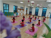 Lớp Yoga tại Asean School